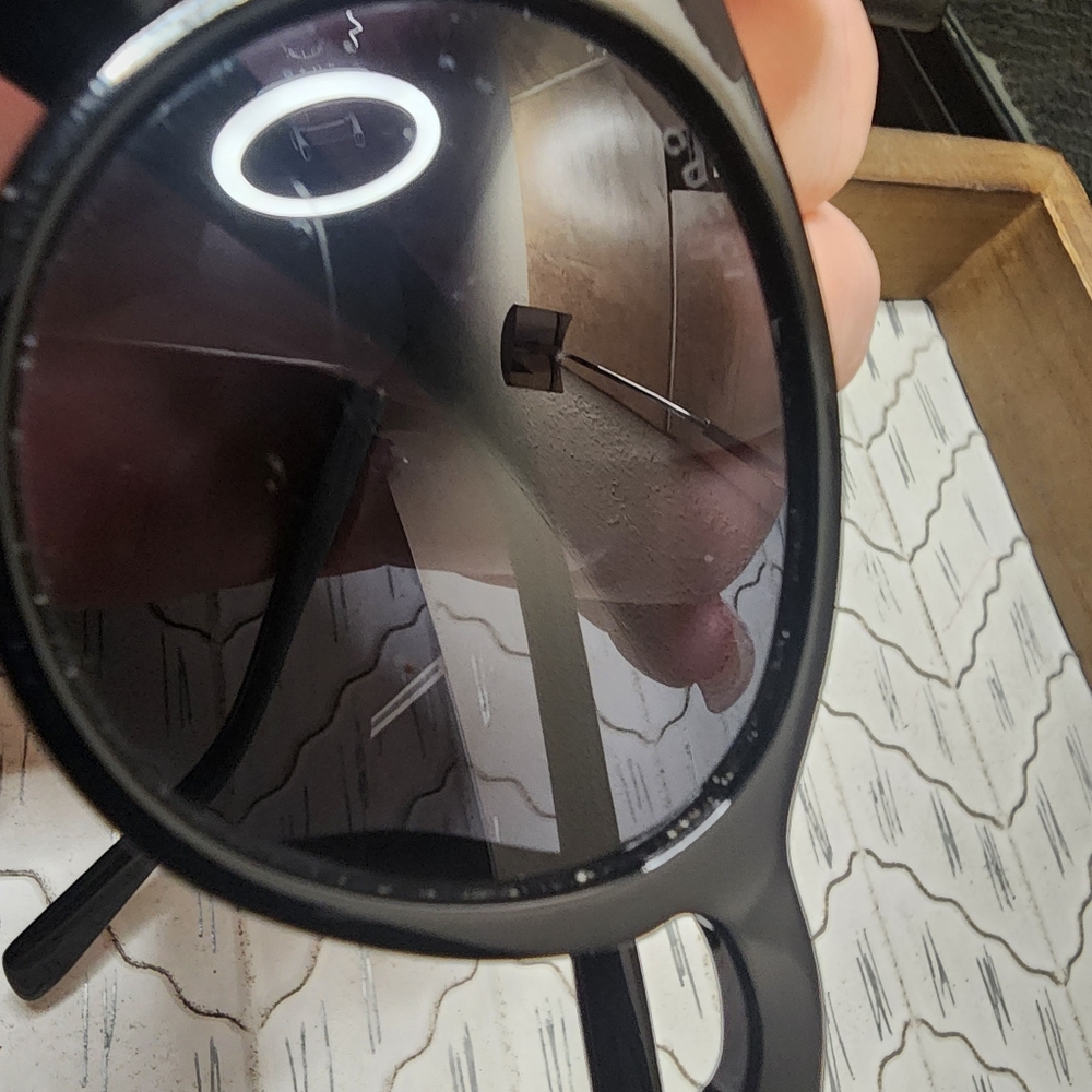 Gucci sunglasses with case, bag, and cleaner - Picture 9 of 10